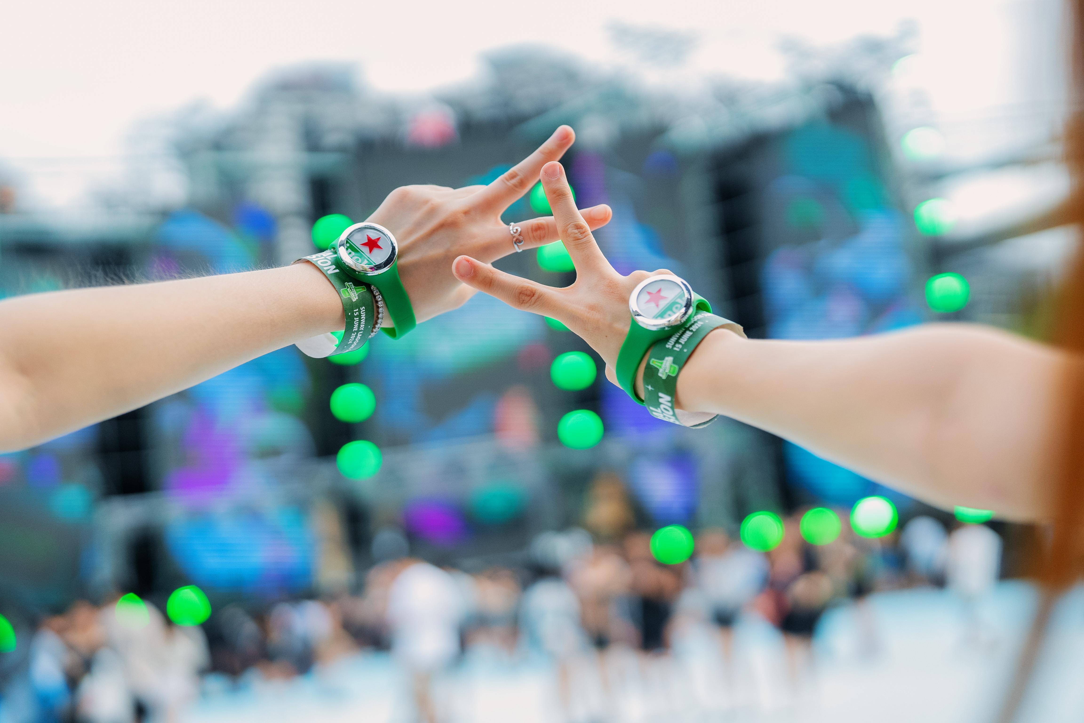 1-led-wristbands-were-used-during-the-heineken-music-takeover-moments.jpg